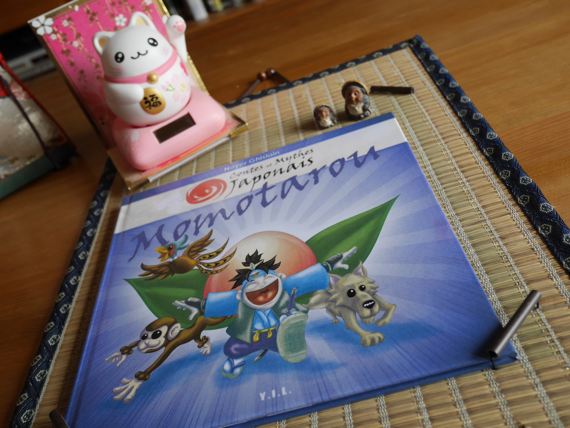 Livre Contes et Mythes Japonais - Momotarou